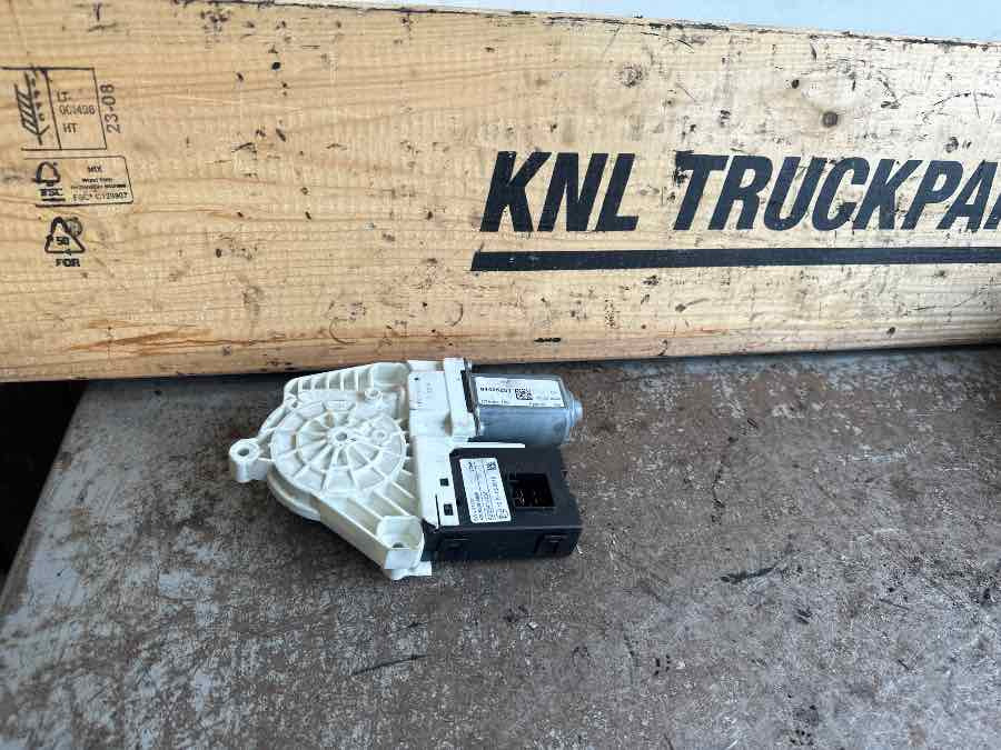 VOLVO WINDOW MOTOR 84425251 - Elektrisk system for Lastebil: bilde 2 VOLVO WINDOW MOTOR 84425251 - Elektrisk system for Lastebil: bilde 2