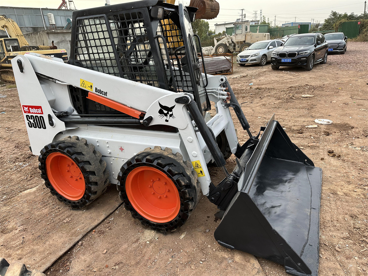 BOBCAT S300 - Kompaktlaster: bilde 1 BOBCAT S300 - Kompaktlaster: bilde 1