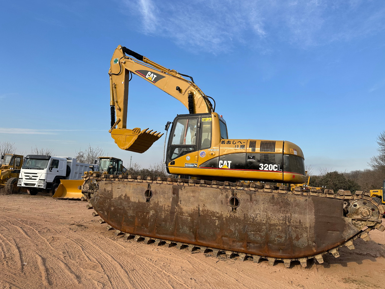 CATERPILLAR 320CL - Amfibisk gravemaskin: bilde 2 CATERPILLAR 320CL - Amfibisk gravemaskin: bilde 2