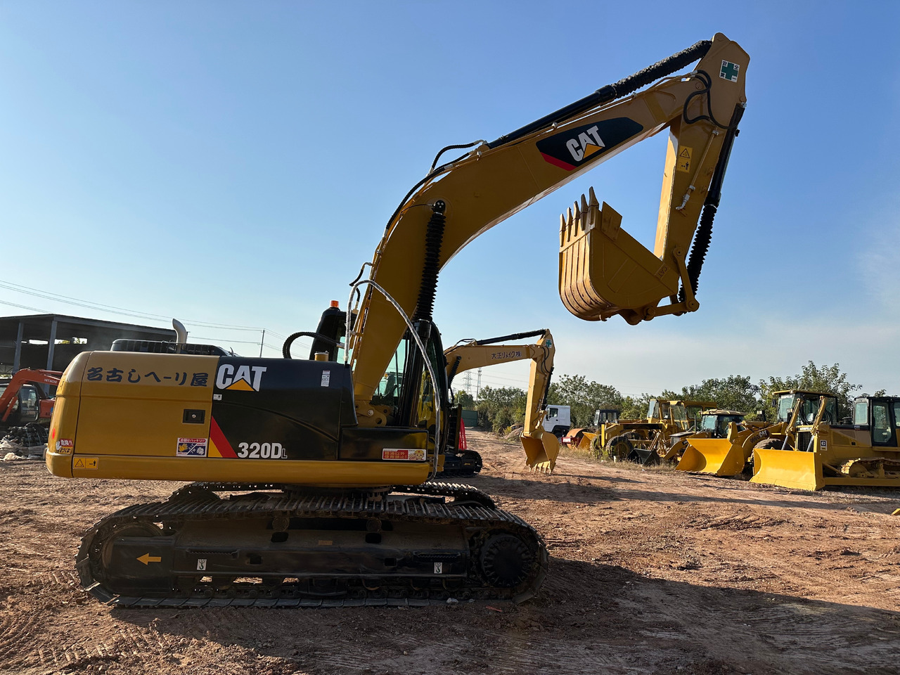 CATERPILLAR 320D2L - Beltegraver: bilde 4 CATERPILLAR 320D2L - Beltegraver: bilde 4
