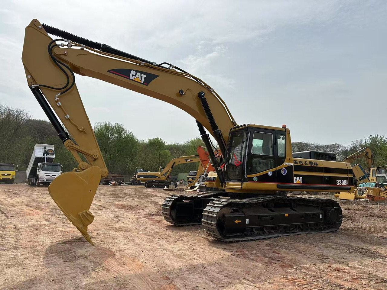 CATERPILLAR 330BL - Gravemaskin: bilde 1 CATERPILLAR 330BL - Gravemaskin: bilde 1