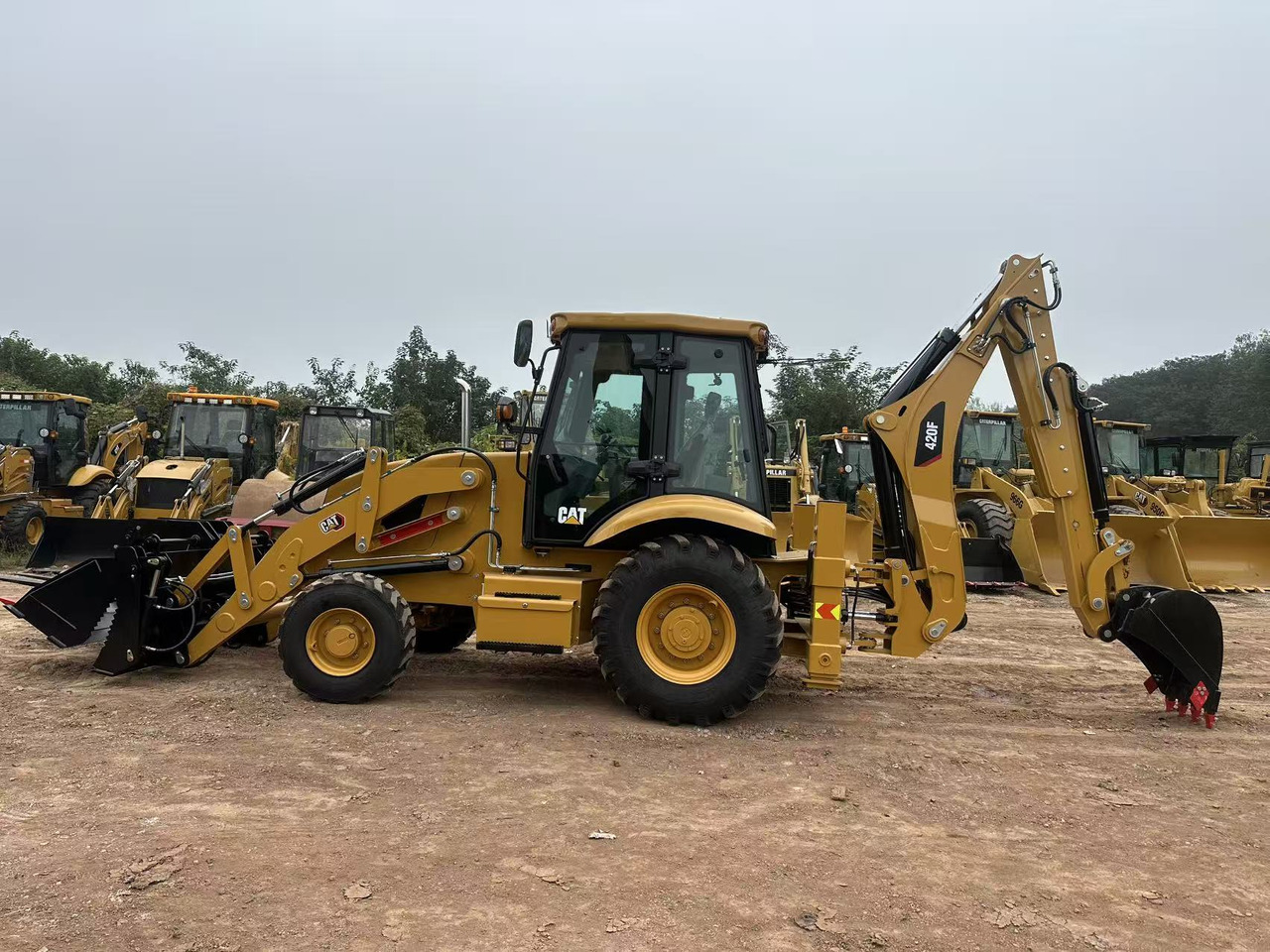 CATERPILLAR 420F2 - Traktorgraver: bilde 4 CATERPILLAR 420F2 - Traktorgraver: bilde 4