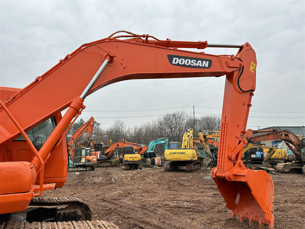 DOOSAN DH220 excavator - Beltegraver: bilde 4 DOOSAN DH220 excavator - Beltegraver: bilde 4