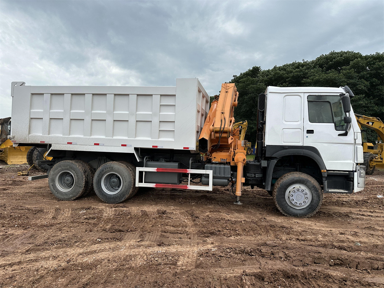 HOWO 371 Mounted Crane Dump truck - Kranbil: bilde 5 HOWO 371 Mounted Crane Dump truck - Kranbil: bilde 5