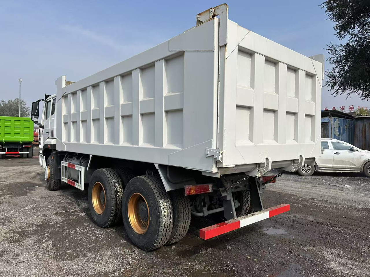 SINOTRUK HOHAN 400hp 6x4 tipper truck - Tippbil: bilde 5 SINOTRUK HOHAN 400hp 6x4 tipper truck - Tippbil: bilde 5