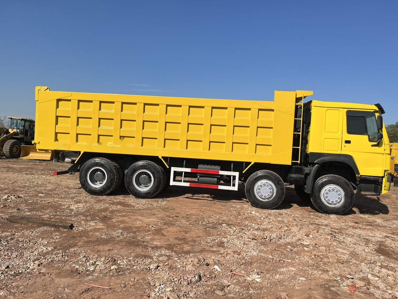 SINOTRUK HOWO 371 Dump Truck 8x4 - Tippbil: bilde 2 SINOTRUK HOWO 371 Dump Truck 8x4 - Tippbil: bilde 2