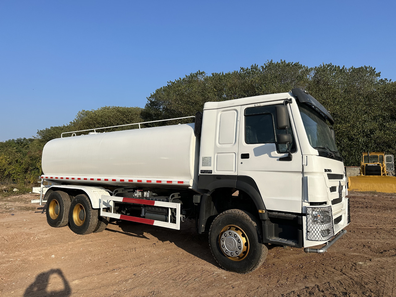 SINOTRUK HOWO 371 Water Tanker Truck - Tankbil: bilde 3 SINOTRUK HOWO 371 Water Tanker Truck - Tankbil: bilde 3