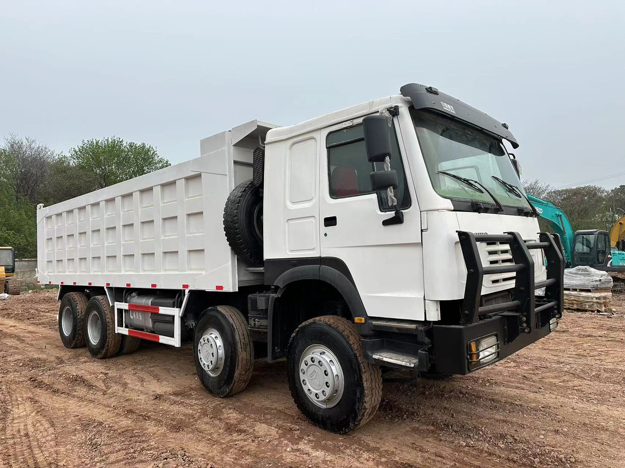 SINOTRUK HOWO 371 with Bumper - Tippbil: bilde 1 SINOTRUK HOWO 371 with Bumper - Tippbil: bilde 1