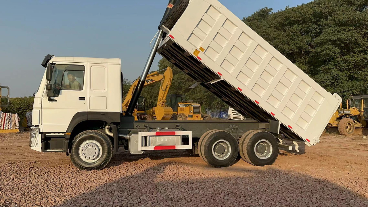 SINOTRUK HOWO 371hp 6x4 - Tippbil: bilde 4 SINOTRUK HOWO 371hp 6x4 - Tippbil: bilde 4