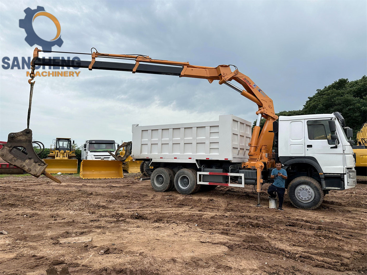 SINOTRUK Howo 371 6x4 crane truck - Kranbil: bilde 5 SINOTRUK Howo 371 6x4 crane truck - Kranbil: bilde 5