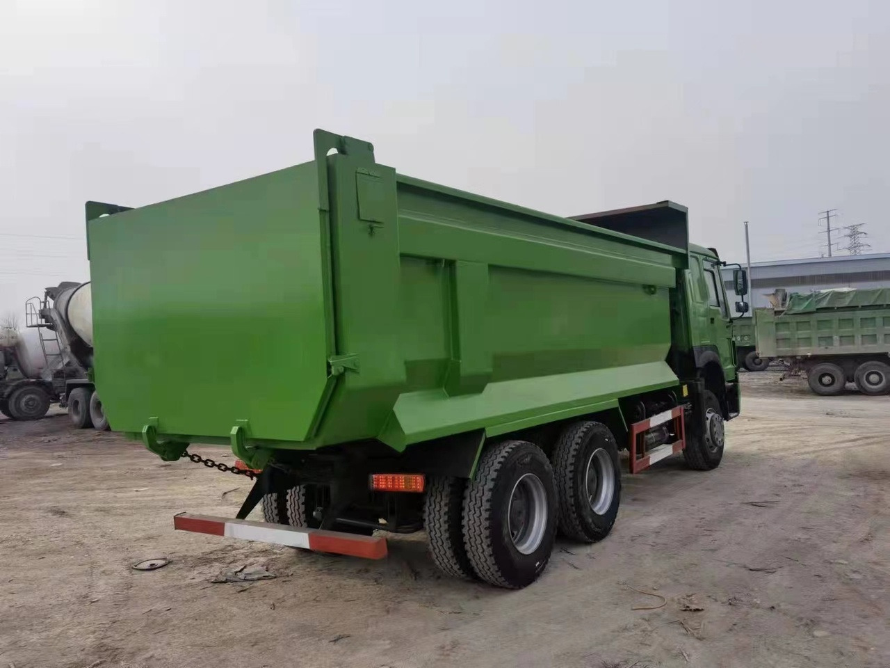 SINOTRUK Howo 6x4 Dump truck 371hp - Tippbil: bilde 5 SINOTRUK Howo 6x4 Dump truck 371hp - Tippbil: bilde 5