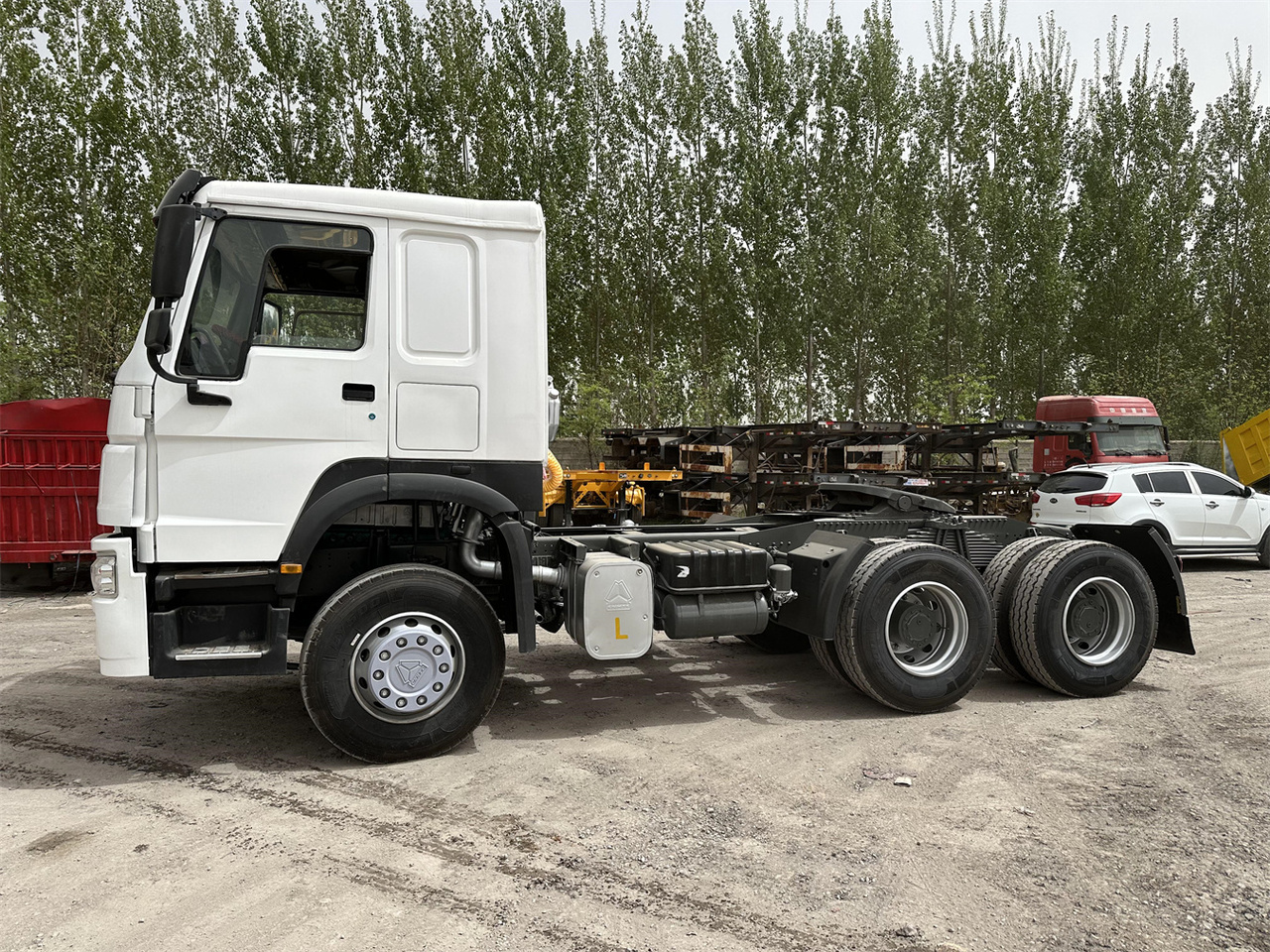 SINOTRUK Howo 371 Truck Head - Trekkvogn: bilde 5 SINOTRUK Howo 371 Truck Head - Trekkvogn: bilde 5