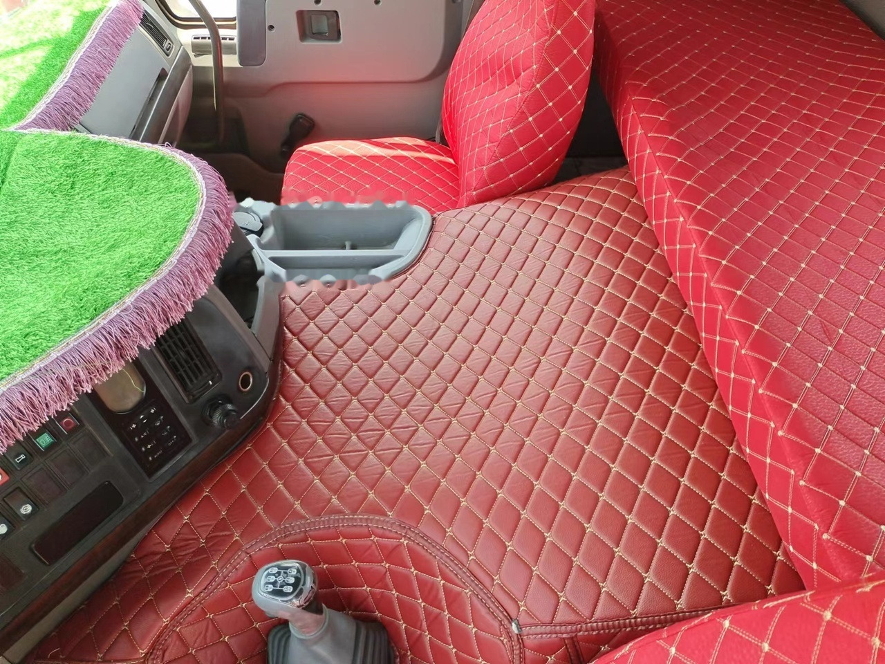 SINOTRUK Howo tractor unit 420hp - Trekkvogn: bilde 5 SINOTRUK Howo tractor unit 420hp - Trekkvogn: bilde 5