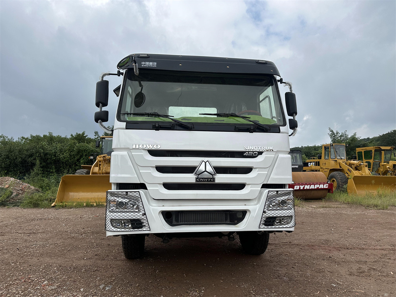 SINOTRUK Howo tractor unit 420hp - Trekkvogn: bilde 2 SINOTRUK Howo tractor unit 420hp - Trekkvogn: bilde 2