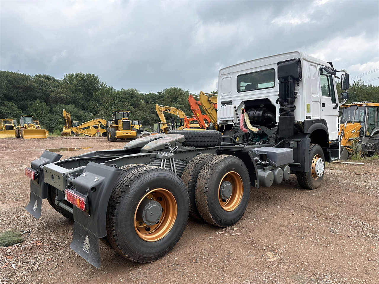 SINOTRUK Howo tractor unit 420hp - Trekkvogn: bilde 4 SINOTRUK Howo tractor unit 420hp - Trekkvogn: bilde 4