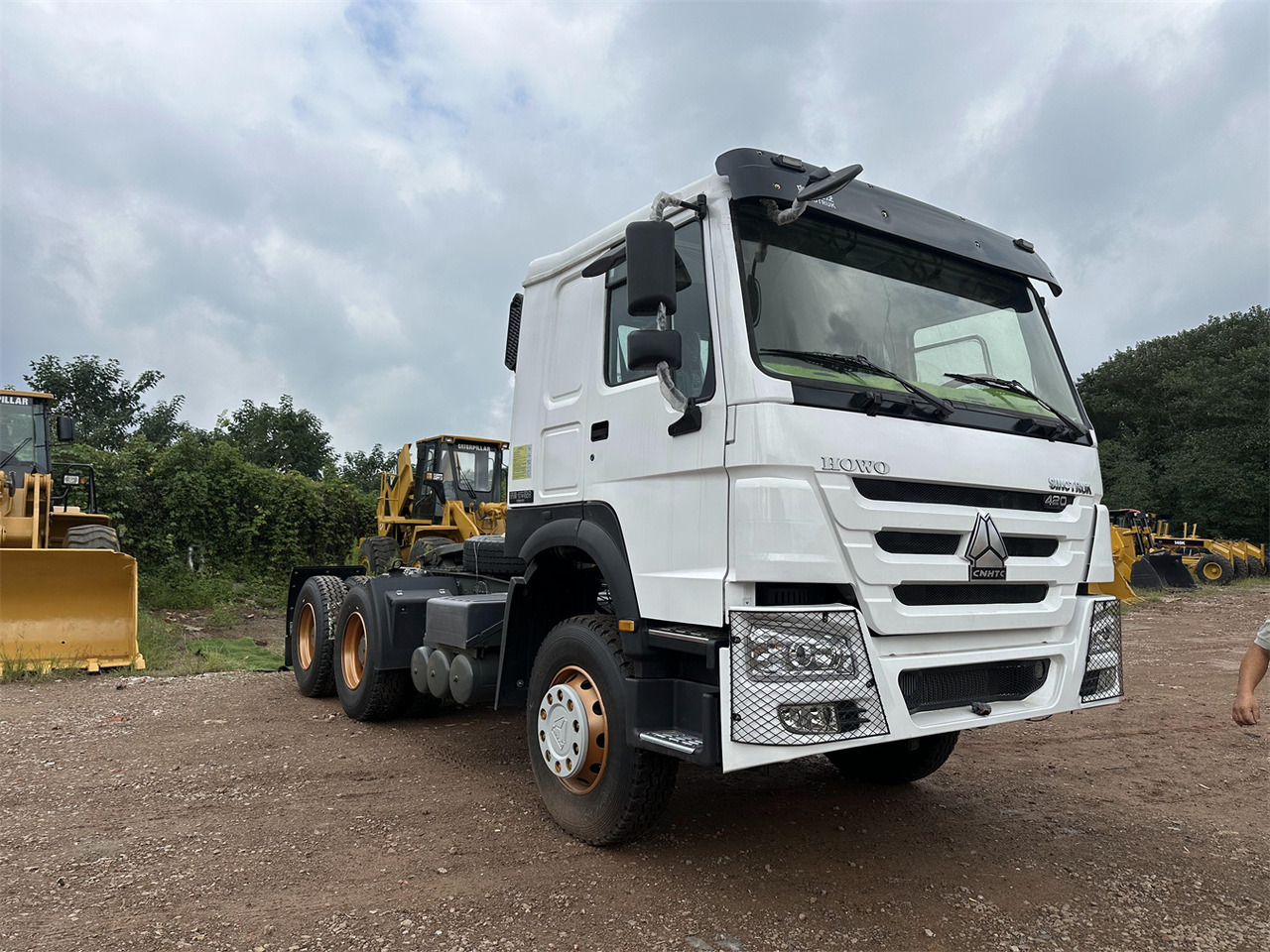 SINOTRUK Howo tractor unit 420hp - Trekkvogn: bilde 1 SINOTRUK Howo tractor unit 420hp - Trekkvogn: bilde 1