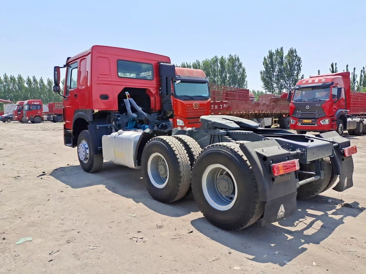 SINOTRUK Howo tractor unit 420hp - Trekkvogn: bilde 3 SINOTRUK Howo tractor unit 420hp - Trekkvogn: bilde 3