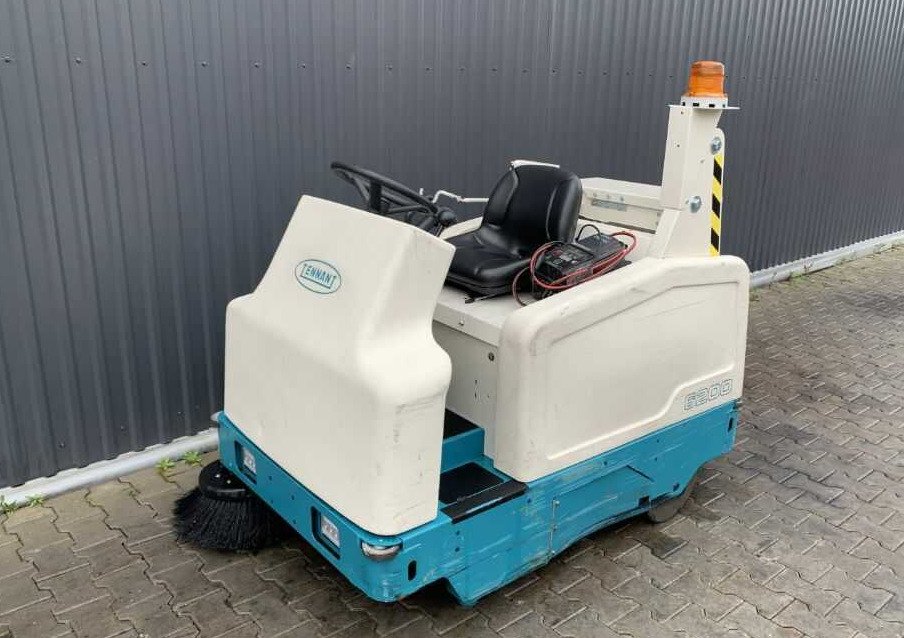 Tennant 6200 - Industriell feiemaskin: bilde 1 Tennant 6200 - Industriell feiemaskin: bilde 1