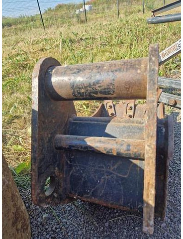 Attache à Axe Attache à Axe de 70/35mm - Skuffe: bilde 4 Attache à Axe Attache à Axe de 70/35mm - Skuffe: bilde 4