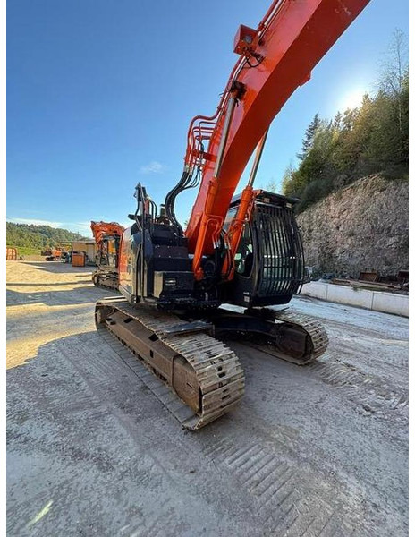 Hitachi ZX225USLC-6 - Gravemaskin: bilde 5 Hitachi ZX225USLC-6 - Gravemaskin: bilde 5