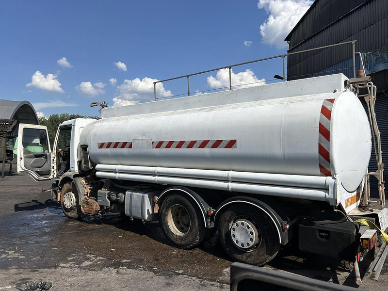 Renault 320 - Tankbil: bilde 2 Renault 320 - Tankbil: bilde 2