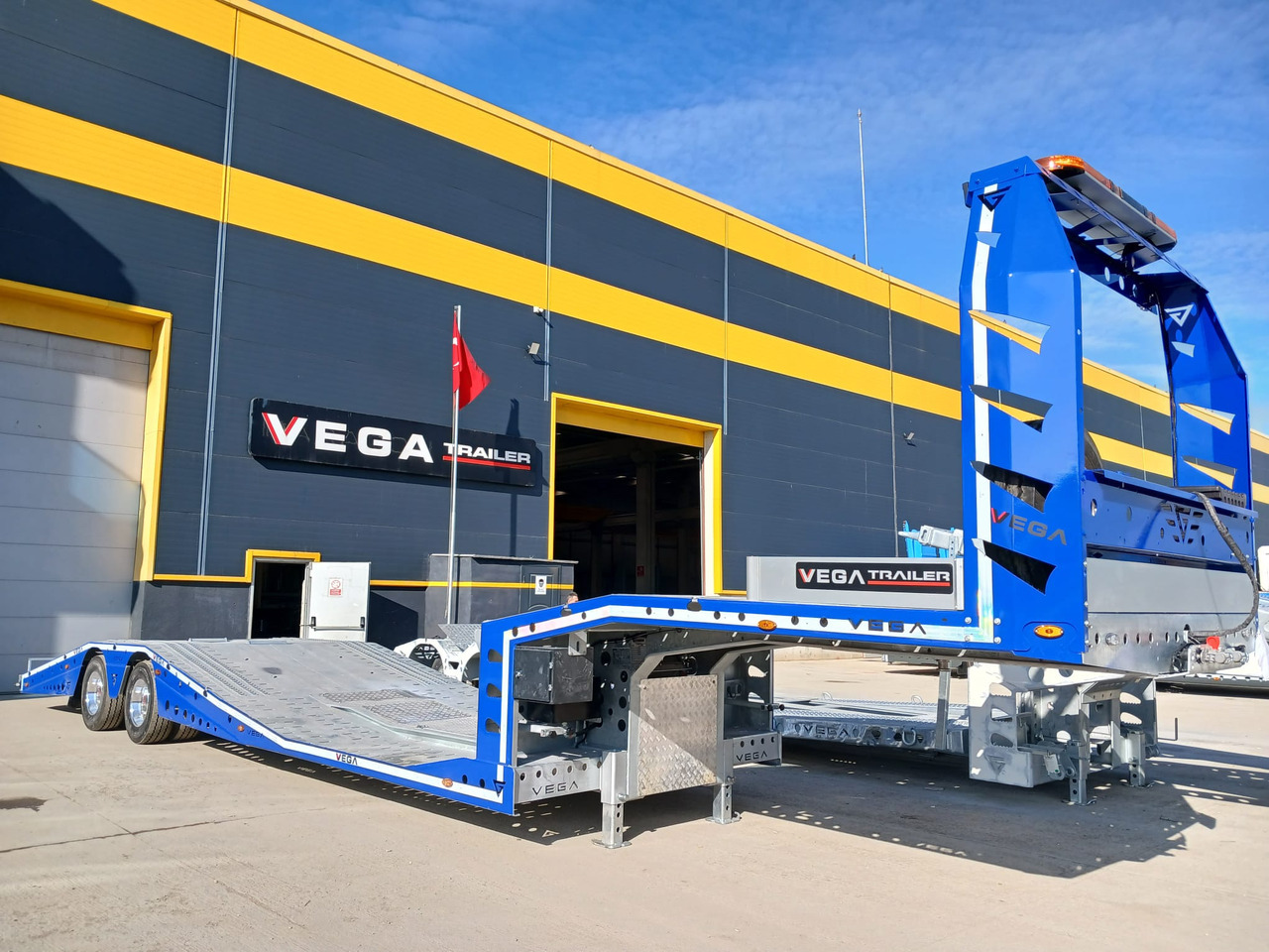 VEGA TRAILER ARLA TRUCK CARRIER - Transporter semitrailer: bilde 1 VEGA TRAILER ARLA TRUCK CARRIER - Transporter semitrailer: bilde 1