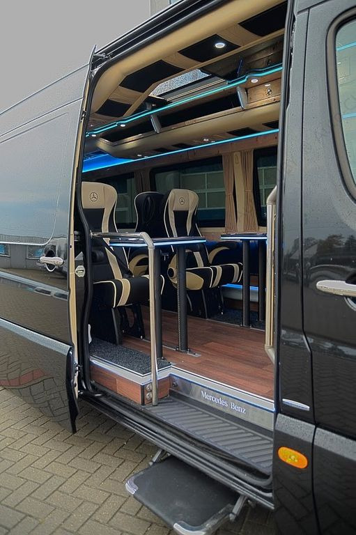 Mercedes-Benz Sprinter 319 VIP 8+1 Mercedes-Benz Sprinter 319 VIP 8+1 - Minibuss, Persontransport: bilde 5 Mercedes-Benz Sprinter 319 VIP 8+1 Mercedes-Benz Sprinter 319 VIP 8+1 - Minibuss, Persontransport: bilde 5
