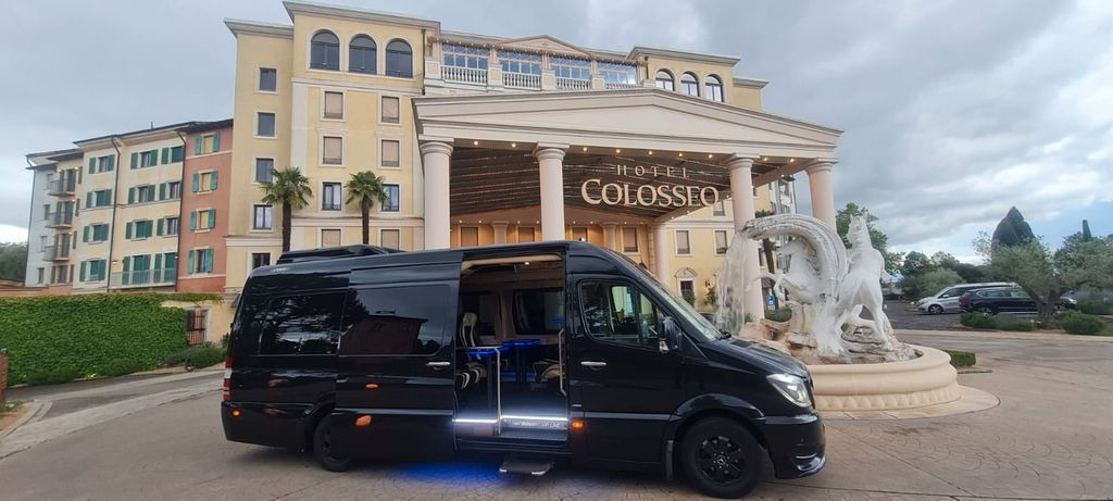 Mercedes-Benz Sprinter 319 VIP 8+1 Mercedes-Benz Sprinter 319 VIP 8+1 - Minibuss, Persontransport: bilde 1 Mercedes-Benz Sprinter 319 VIP 8+1 Mercedes-Benz Sprinter 319 VIP 8+1 - Minibuss, Persontransport: bilde 1