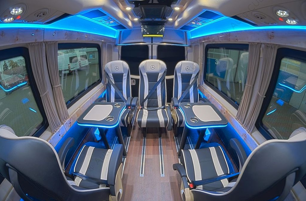 Mercedes-Benz Sprinter 319 VIP 8+1 Mercedes-Benz Sprinter 319 VIP 8+1 - Minibuss, Persontransport: bilde 3 Mercedes-Benz Sprinter 319 VIP 8+1 Mercedes-Benz Sprinter 319 VIP 8+1 - Minibuss, Persontransport: bilde 3