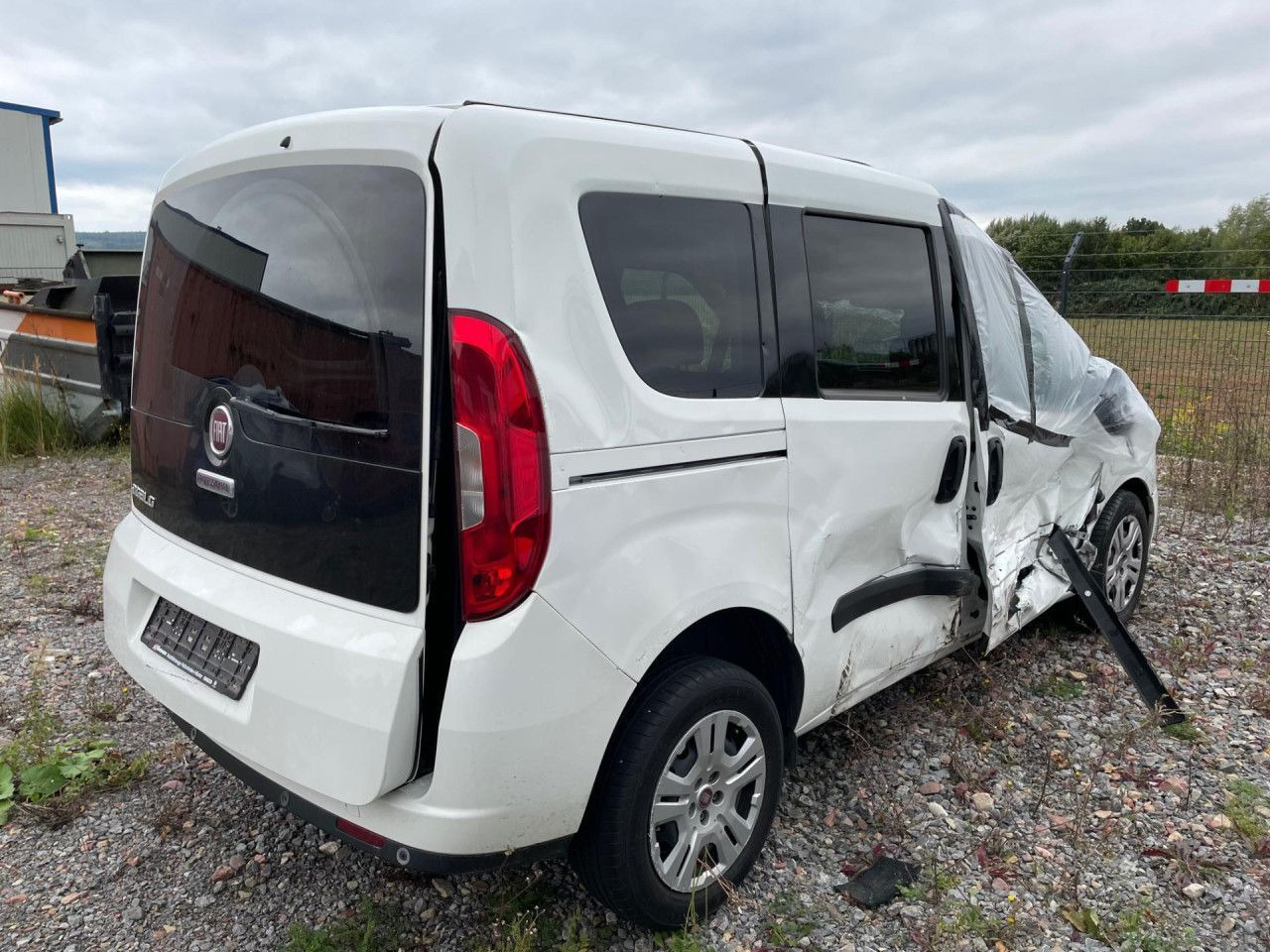 Fiat Doblo Maxi 1.6 M-Jet Euro6 Klima ZV - Persontransport: bilde 3 Fiat Doblo Maxi 1.6 M-Jet Euro6 Klima ZV - Persontransport: bilde 3