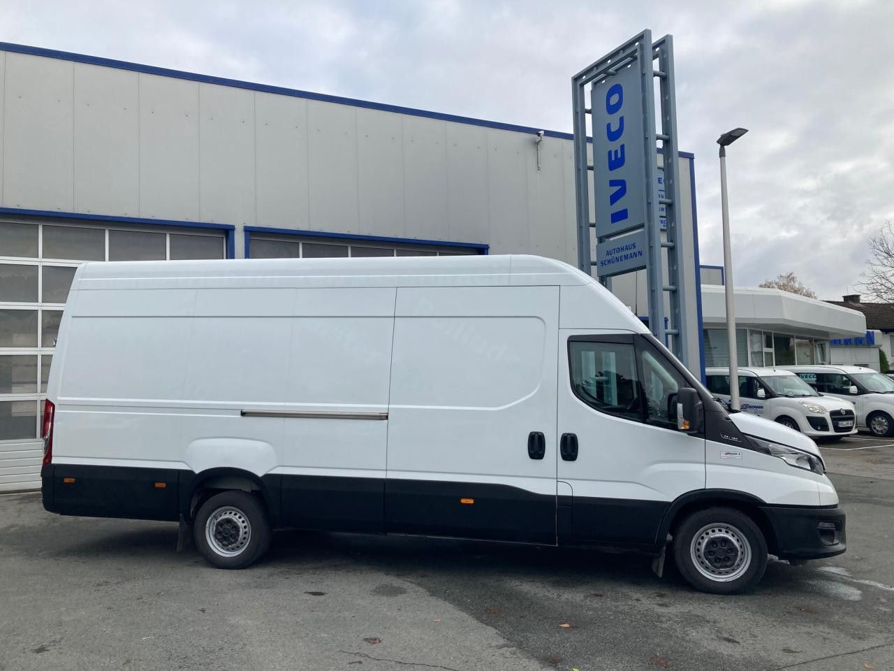 Iveco Daily 35S16V H3 Euro6 Klima AHK Navi ZV - Kassebil: bilde 3 Iveco Daily 35S16V H3 Euro6 Klima AHK Navi ZV - Kassebil: bilde 3