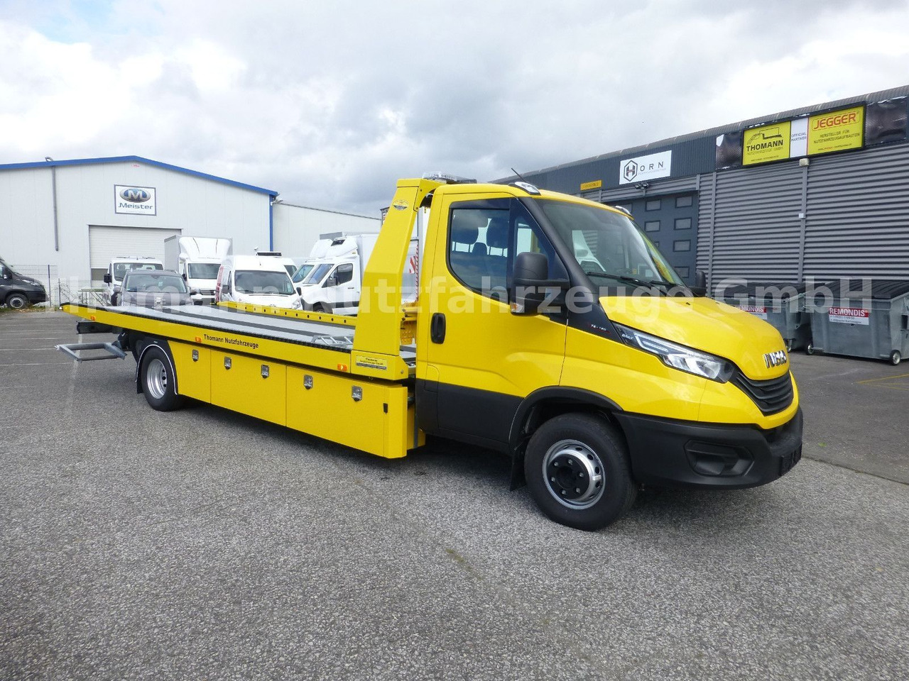 Iveco DAILY 72C18 Schiebeplateu Luftfed Navi Hubbrille - Bergingsbil: bilde 1 Iveco DAILY 72C18 Schiebeplateu Luftfed Navi Hubbrille - Bergingsbil: bilde 1