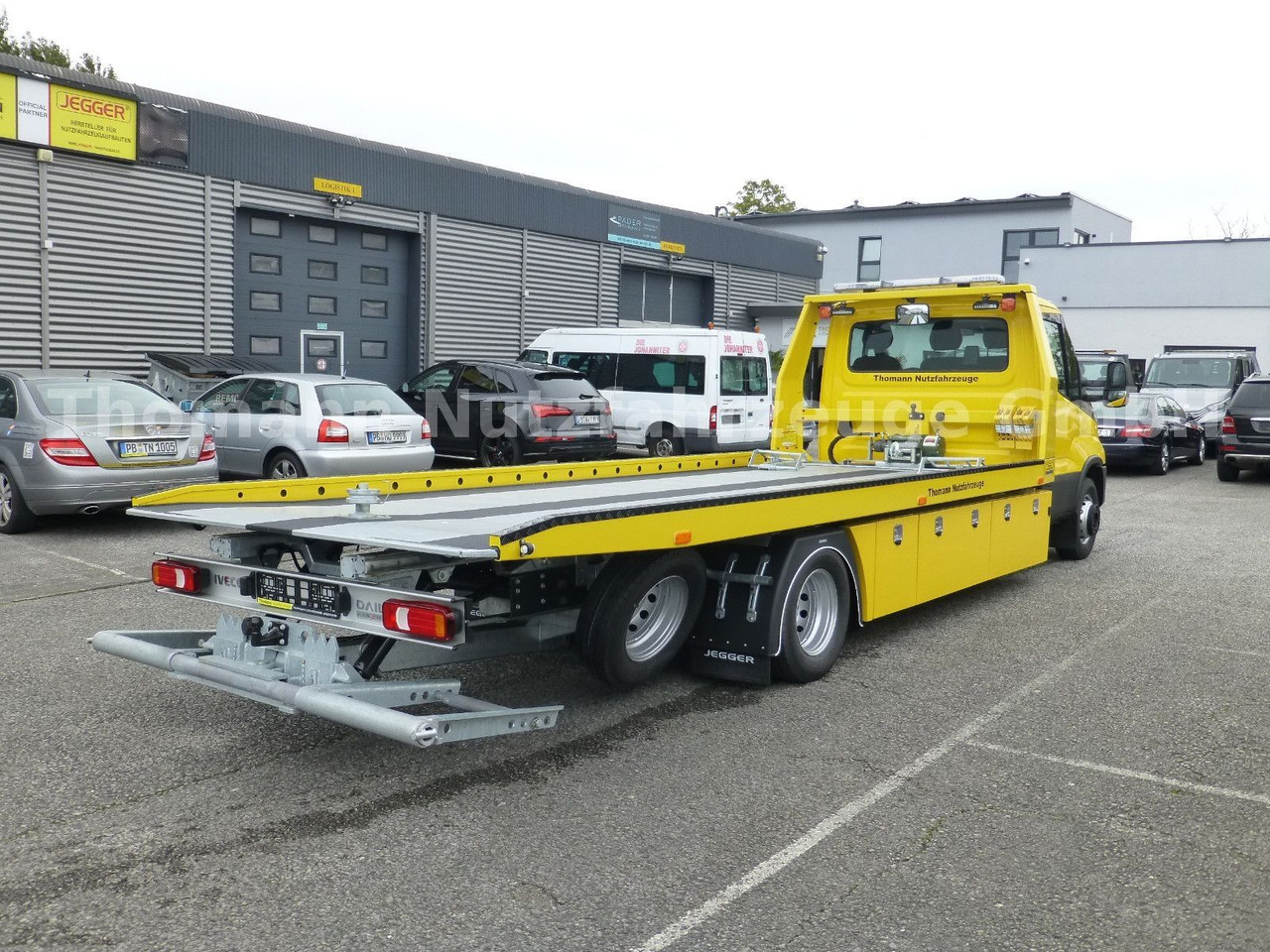 Iveco DAILY 72C18 Schiebeplateu Luftfed Navi Hubbrille - Bergingsbil: bilde 4 Iveco DAILY 72C18 Schiebeplateu Luftfed Navi Hubbrille - Bergingsbil: bilde 4