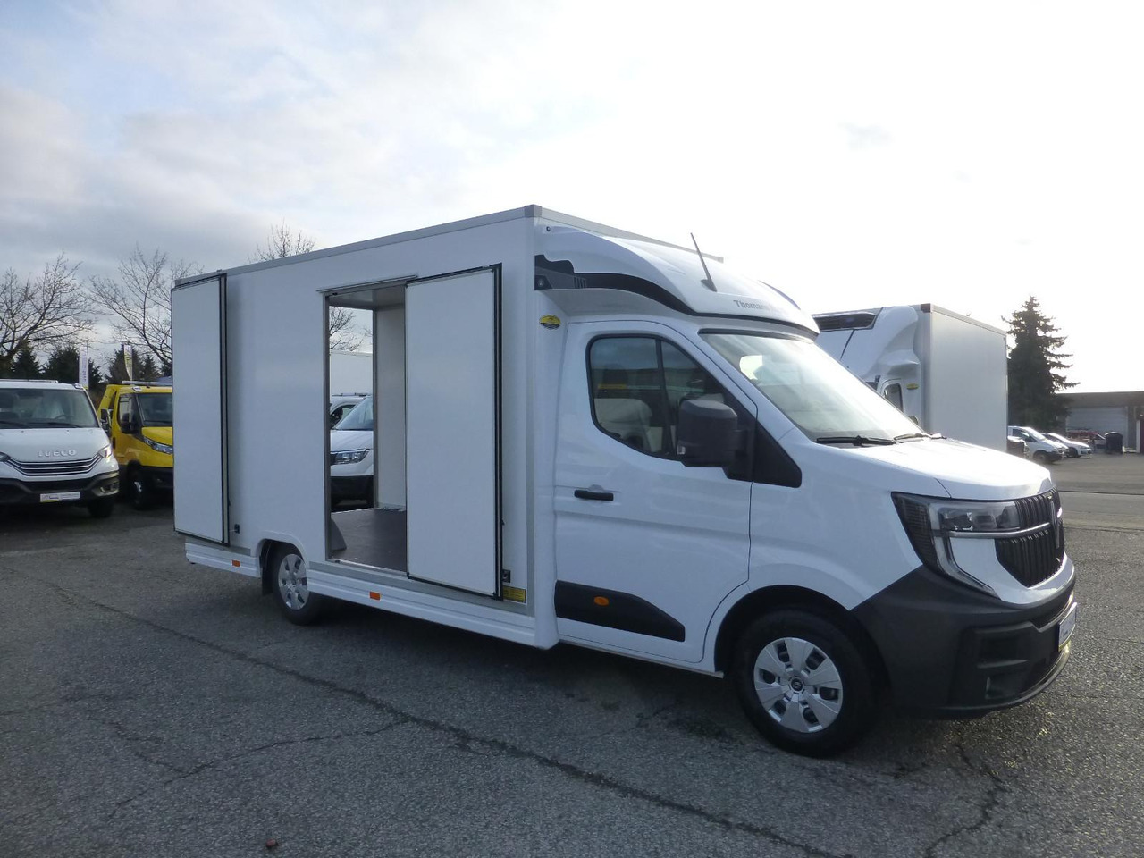 Renault NEW Master Tiefer Koffer mit Türen Integralkoffe - Varebil med skap: bilde 4 Renault NEW Master Tiefer Koffer mit Türen Integralkoffe - Varebil med skap: bilde 4