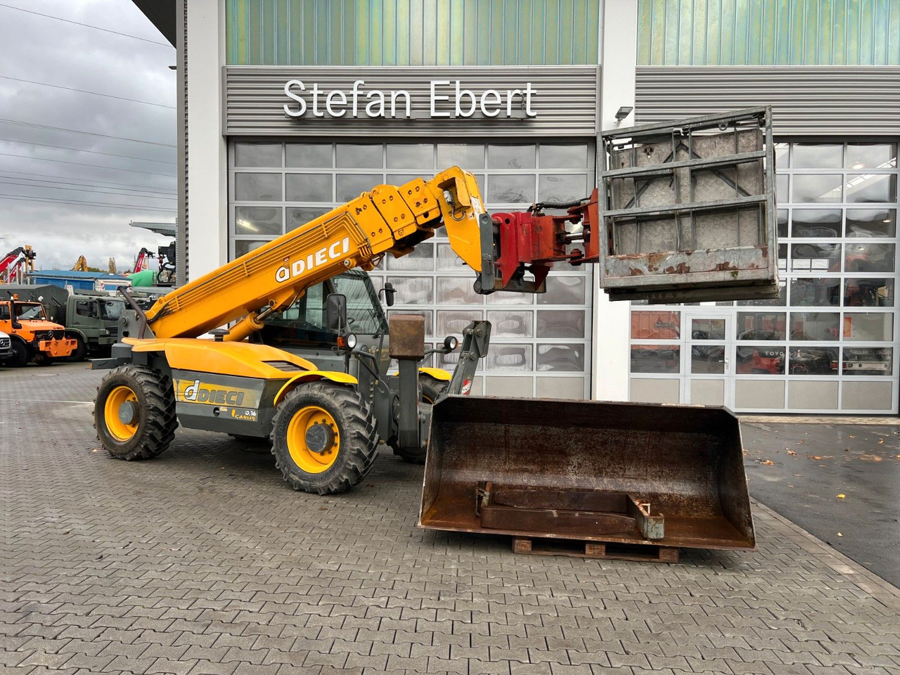 Dieci Icarus 40.16 ET 166 / 4.238 h / 2003 - Hjullaster: bilde 1 Dieci Icarus 40.16 ET 166 / 4.238 h / 2003 - Hjullaster: bilde 1