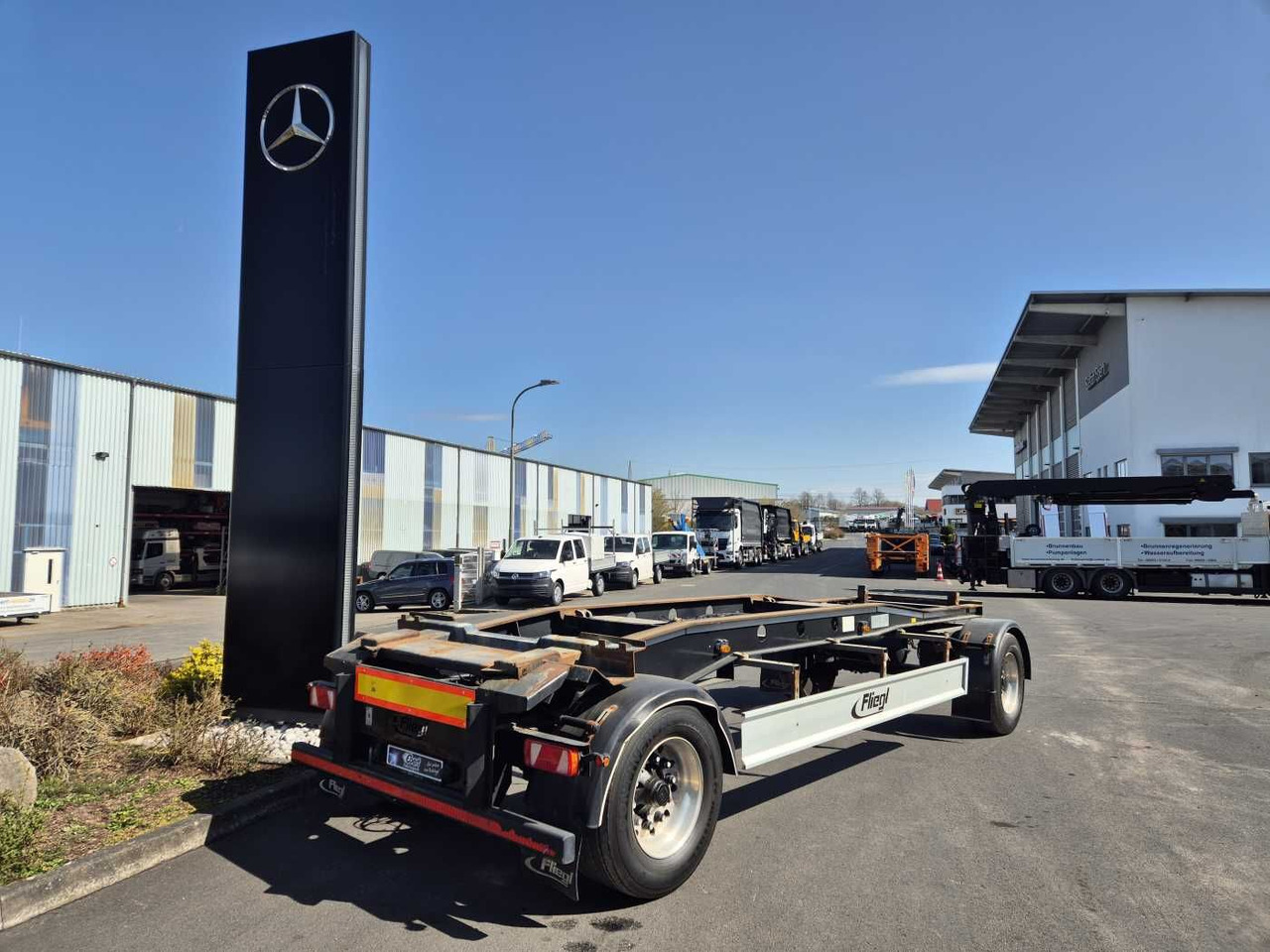 Fliegl ZPS180 Abroll-Container Tropper Pellet-Silo 22m³ Fliegl ZPS180 Abroll-Container Tropper Pellet-Silo 22m³ - Krokhenger/ Liftdumper henger: bilde 1 Fliegl ZPS180 Abroll-Container Tropper Pellet-Silo 22m³ Fliegl ZPS180 Abroll-Container Tropper Pellet-Silo 22m³ - Krokhenger/ Liftdumper henger: bilde 1