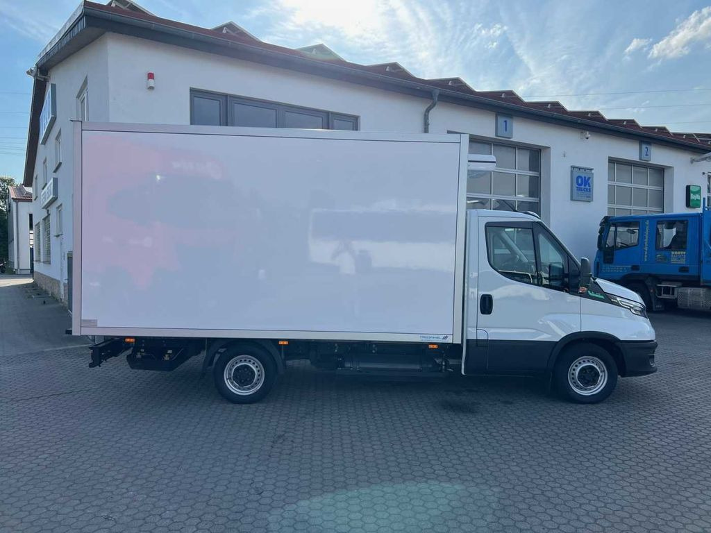Iveco 35S14 A8 CNG Koffer *3-Sitze*Klima*Automatik* - Kjølebil: bilde 3 Iveco 35S14 A8 CNG Koffer *3-Sitze*Klima*Automatik* - Kjølebil: bilde 3