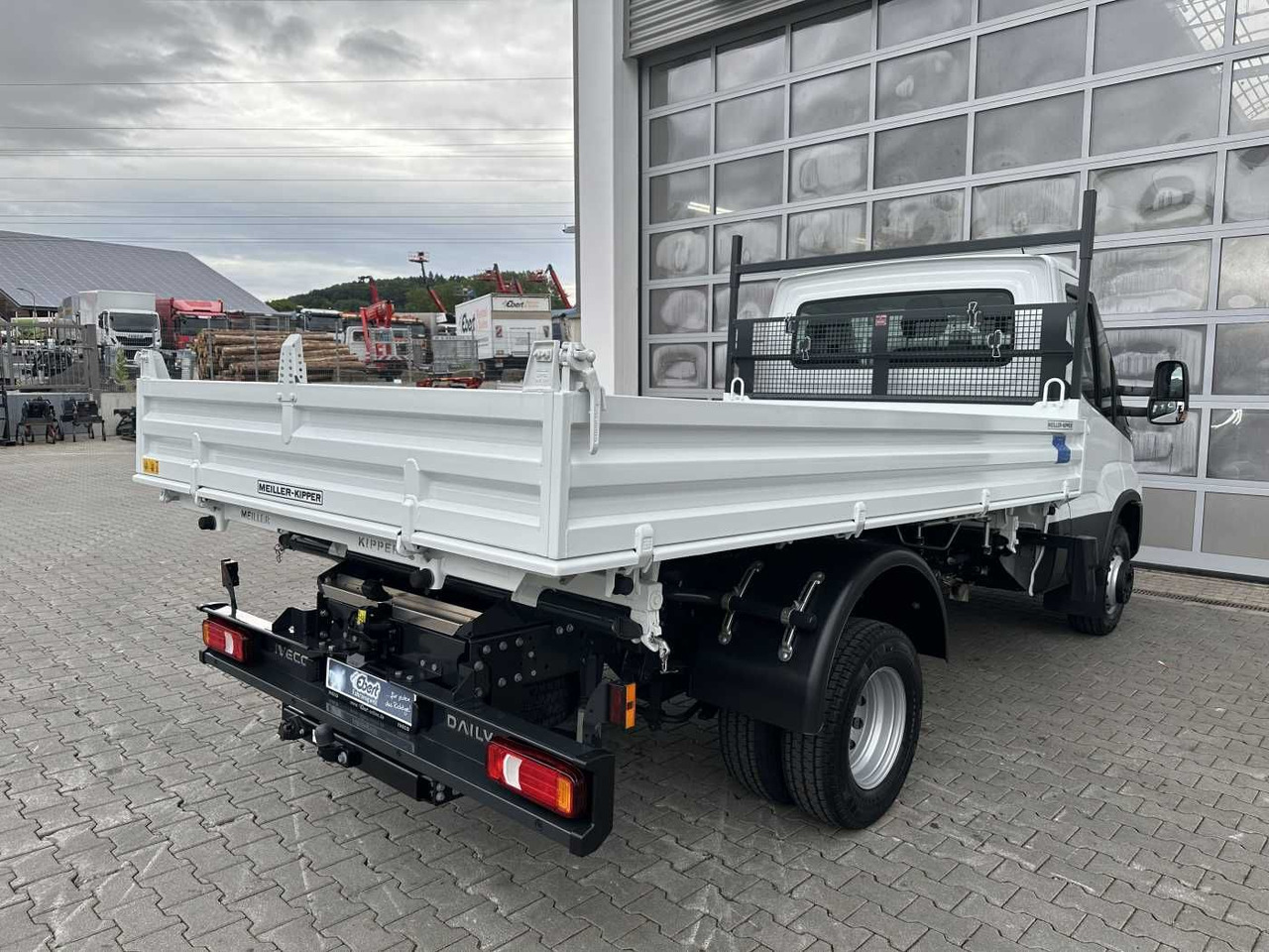 Iveco 70C18H 3-S.-Kipper Meiller *R3.450mm*2xAHK* - Varebil med tipp: bilde 5 Iveco 70C18H 3-S.-Kipper Meiller *R3.450mm*2xAHK* - Varebil med tipp: bilde 5