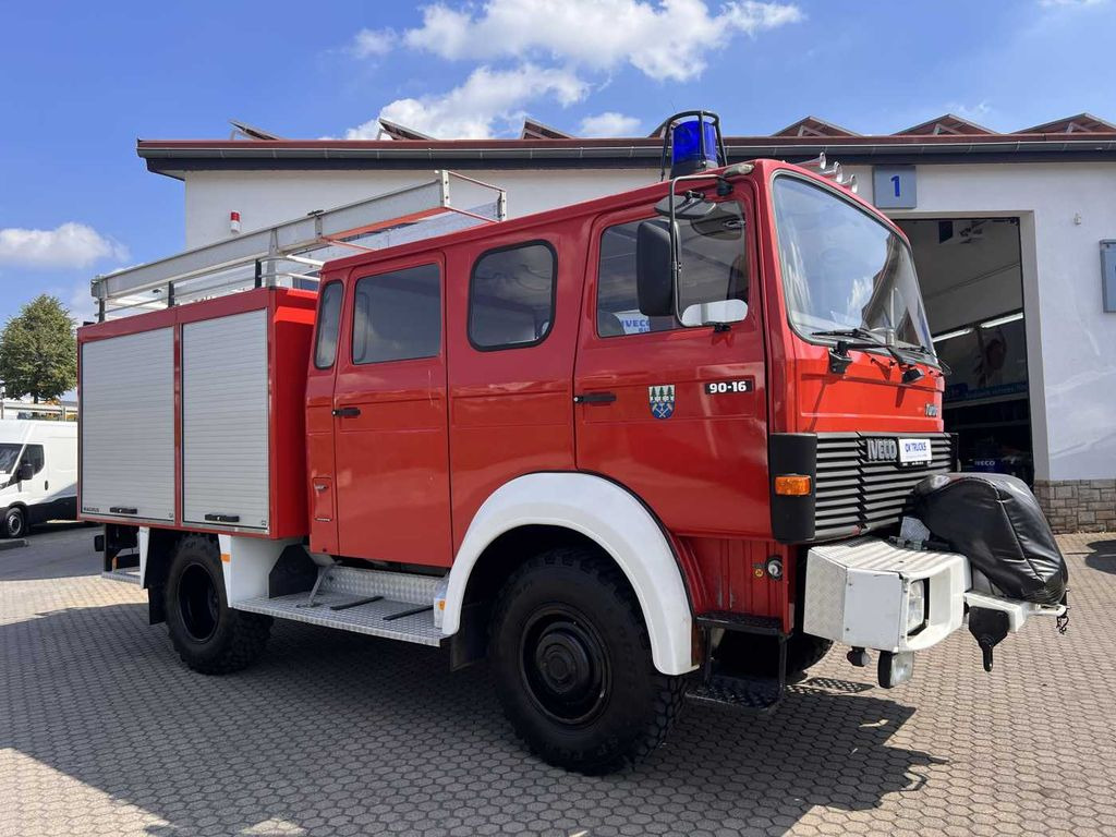 Iveco 75-16 AW 4x4 LF8 Feuerwehr Standheizung 9 Sitze Iveco 75-16 AW 4x4 LF8 Feuerwehr Standheizung 9 Sitze - Brannbil: bilde 5 Iveco 75-16 AW 4x4 LF8 Feuerwehr Standheizung 9 Sitze Iveco 75-16 AW 4x4 LF8 Feuerwehr Standheizung 9 Sitze - Brannbil: bilde 5