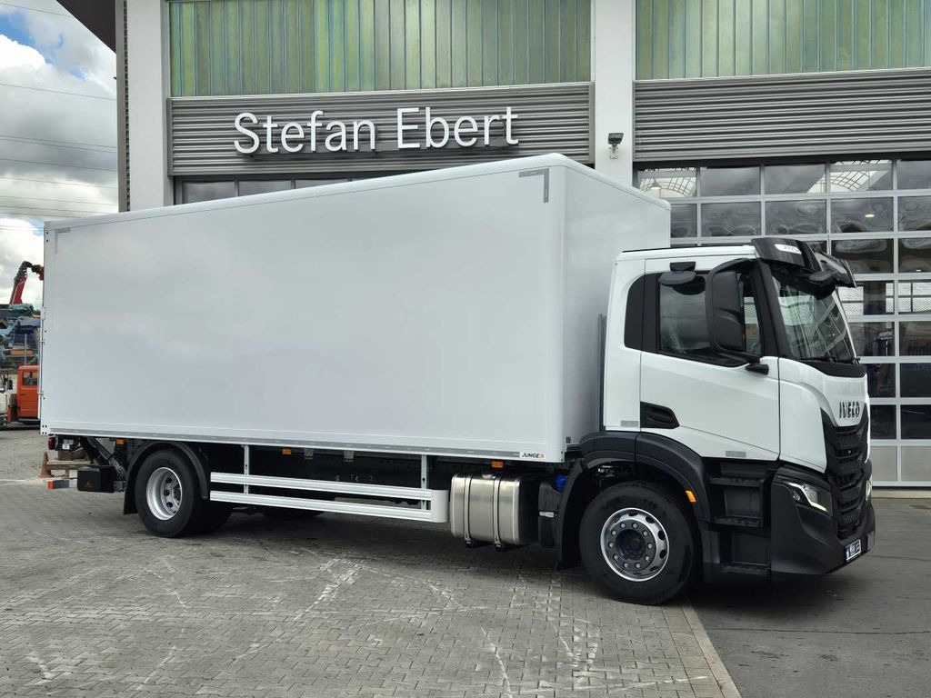 Iveco AD190S40/P 4x2 Ladebordwand 2.000kg Navi ACC Iveco AD190S40/P 4x2 Ladebordwand 2.000kg Navi ACC - Skapbil: bilde 3 Iveco AD190S40/P 4x2 Ladebordwand 2.000kg Navi ACC Iveco AD190S40/P 4x2 Ladebordwand 2.000kg Navi ACC - Skapbil: bilde 3