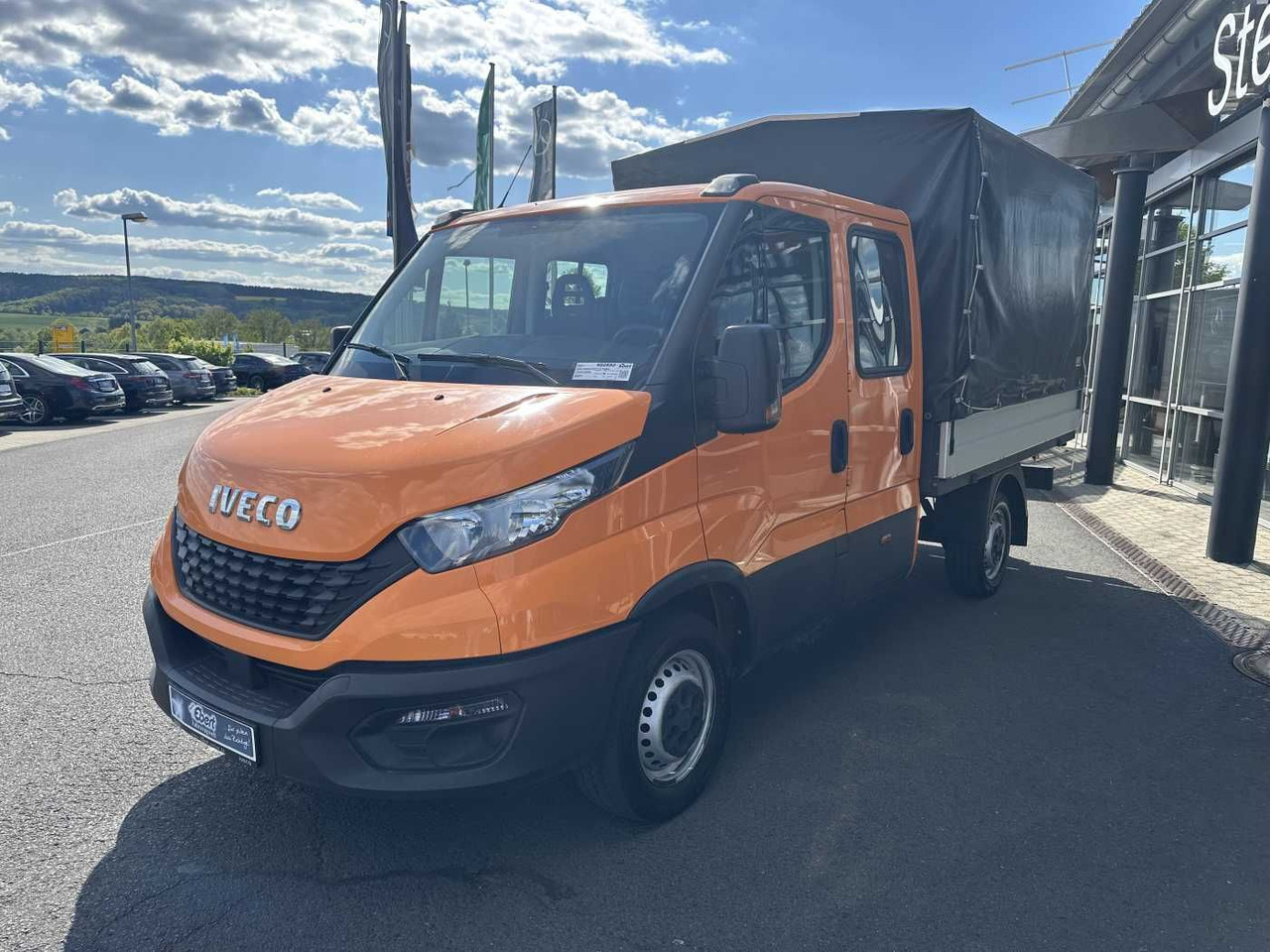 Iveco Daily 35S14 Pritsche+Plane *AHK*Ladekran*7-Sitze - Varebil med kapell: bilde 3 Iveco Daily 35S14 Pritsche+Plane *AHK*Ladekran*7-Sitze - Varebil med kapell: bilde 3