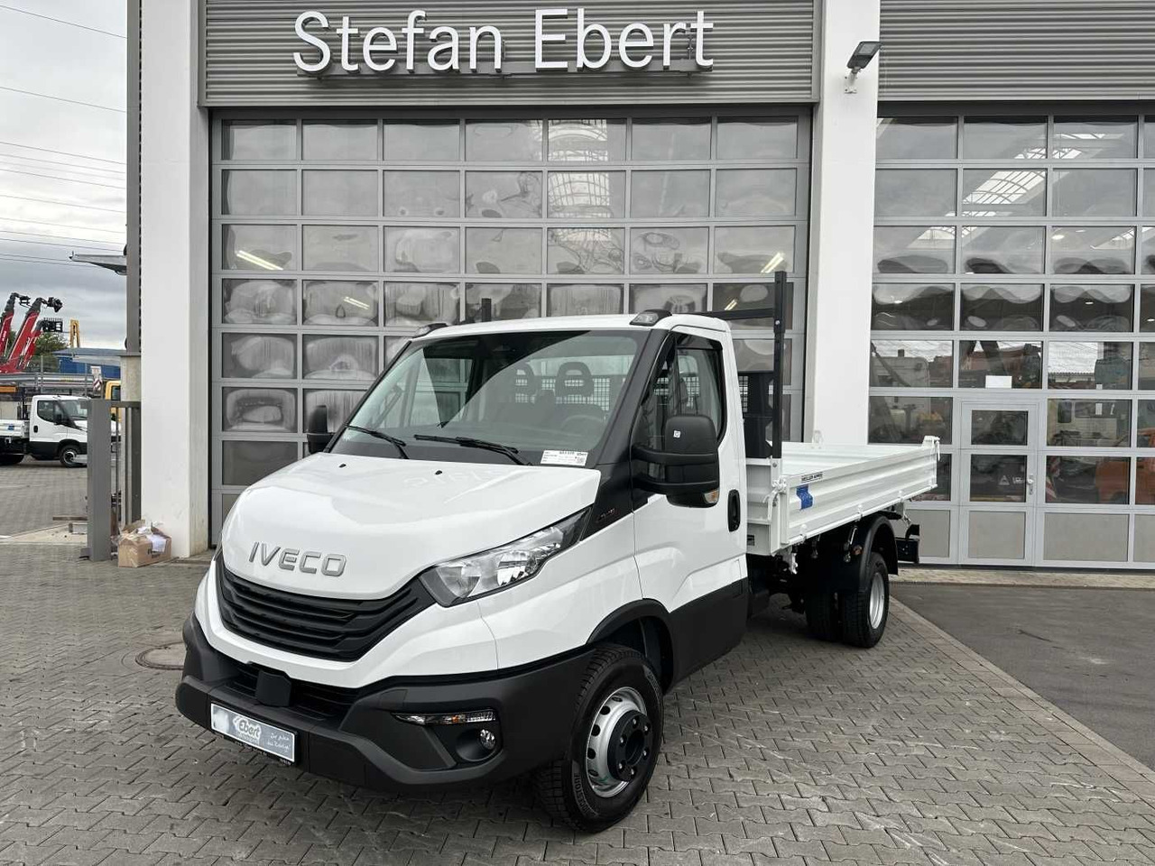 Iveco Daily 70C18H 3-S.-Kipper *R3.750mm*2xAHK* 5x - Varebil med tipp: bilde 1 Iveco Daily 70C18H 3-S.-Kipper *R3.750mm*2xAHK* 5x - Varebil med tipp: bilde 1