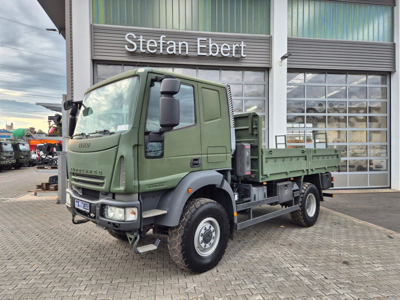 Iveco Eurocargo ML100E22WM-BW 4x4 Pritsche L-Haus Bett - Planbil: bilde 3 Iveco Eurocargo ML100E22WM-BW 4x4 Pritsche L-Haus Bett - Planbil: bilde 3