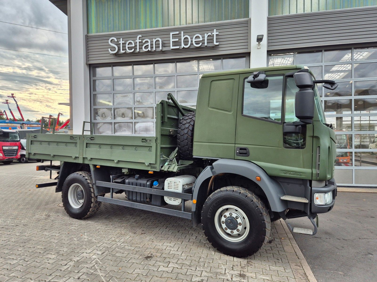 Iveco Eurocargo ML100E22WM-BW 4x4 Pritsche L-Haus Bett - Planbil: bilde 4 Iveco Eurocargo ML100E22WM-BW 4x4 Pritsche L-Haus Bett - Planbil: bilde 4