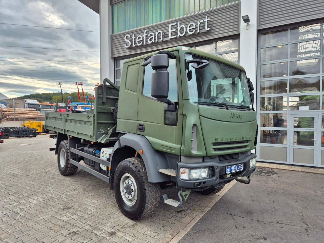 Iveco Eurocargo ML100E22WM-BW 4x4 Pritsche L-Haus Bett - Planbil: bilde 2 Iveco Eurocargo ML100E22WM-BW 4x4 Pritsche L-Haus Bett - Planbil: bilde 2