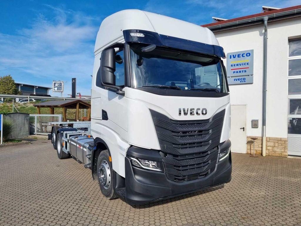 Iveco S-Way AS260S46 6x2 BDF-Wechsler Intarder 2x vorh Iveco S-Way AS260S46 6x2 BDF-Wechsler Intarder 2x vorh - Container-transport/ Vekselflak lastebil: bilde 1 Iveco S-Way AS260S46 6x2 BDF-Wechsler Intarder 2x vorh Iveco S-Way AS260S46 6x2 BDF-Wechsler Intarder 2x vorh - Container-transport/ Vekselflak lastebil: bilde 1