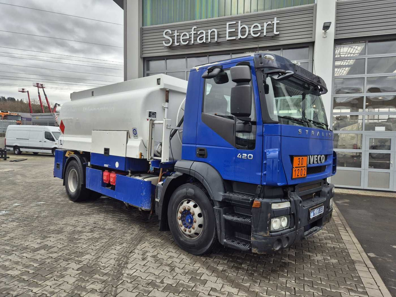 Iveco Stralis AD190S42/P 14.000L Lindner&Fischer - Tankbil: bilde 2 Iveco Stralis AD190S42/P 14.000L Lindner&Fischer - Tankbil: bilde 2