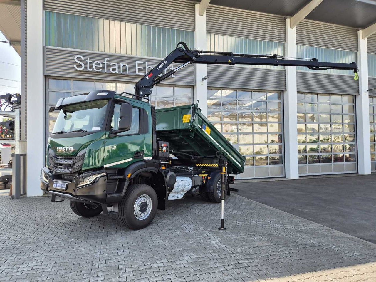 Iveco T-Way AD190T36W/P 4x4 HIAB X-HIDUO 118E-3 Funk - Tippbil, Kranbil: bilde 1 Iveco T-Way AD190T36W/P 4x4 HIAB X-HIDUO 118E-3 Funk - Tippbil, Kranbil: bilde 1