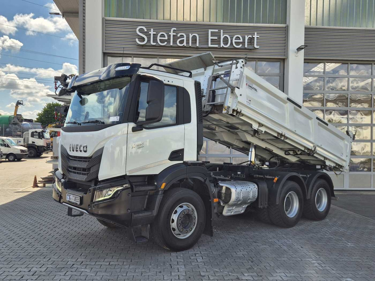 Iveco X-Way AD300X48Z HR 6x4 Intarder Bordmatic Kamera - Tippbil: bilde 1 Iveco X-Way AD300X48Z HR 6x4 Intarder Bordmatic Kamera - Tippbil: bilde 1