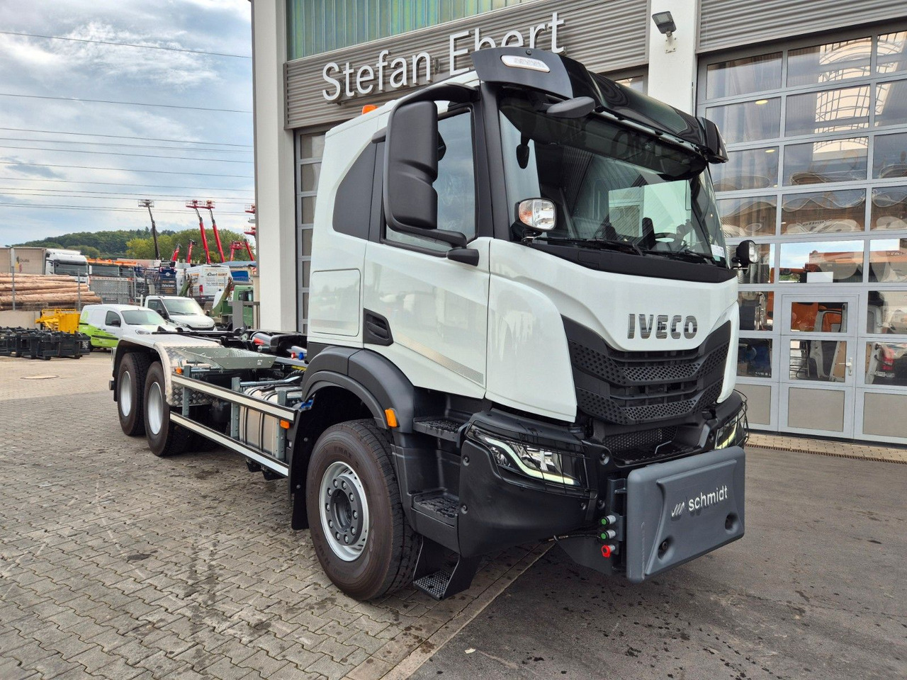 Iveco X-Way AT300X48Z/P HR OFF 6x4 Hiab Winterdienst - Krokbil: bilde 3 Iveco X-Way AT300X48Z/P HR OFF 6x4 Hiab Winterdienst - Krokbil: bilde 3